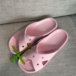 NWT Crocs Women's Classic Cross Strap Sandals Women's 8 Pink Milk